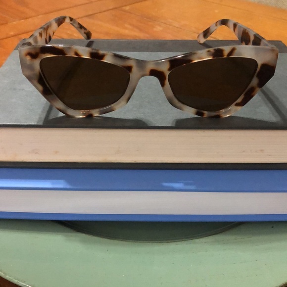 Tortoise print cat eye sunglasses- New - Picture 3 of 3